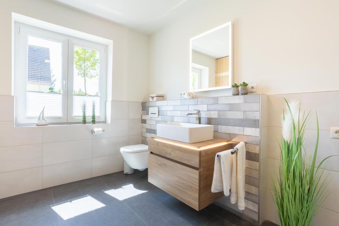 Villa Dornkamp 1 - Luxurioese Ferienwohnung Fuer 4 Personen Inklusive Sauna Und Garten Timmendorfer Strand Bagian luar foto